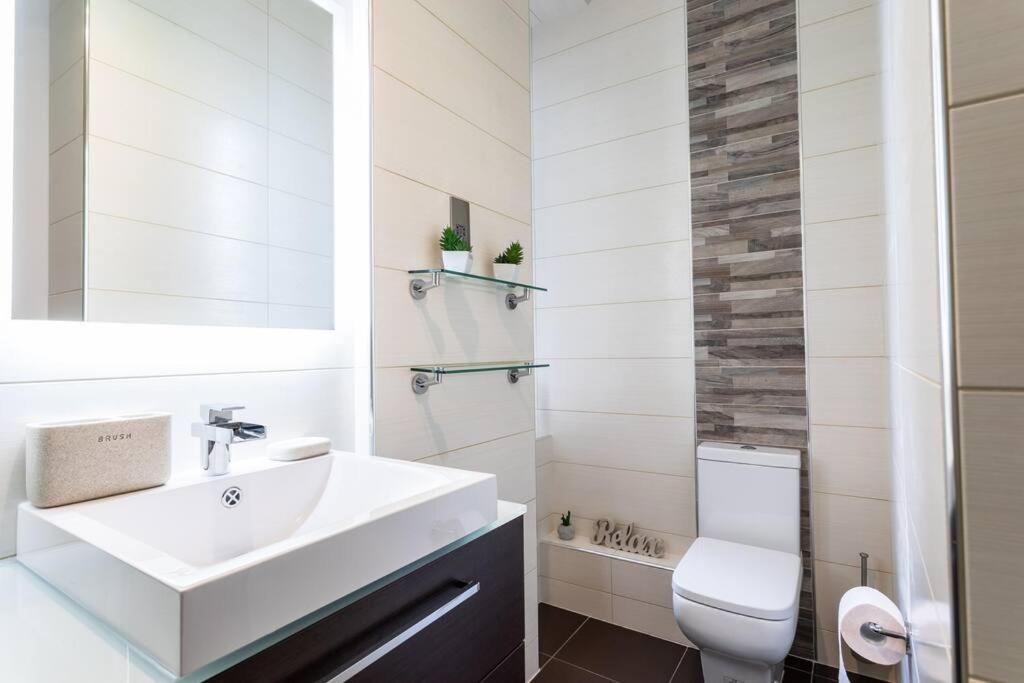 Apartamento West End 5 Min Walk To Secc And Hydro