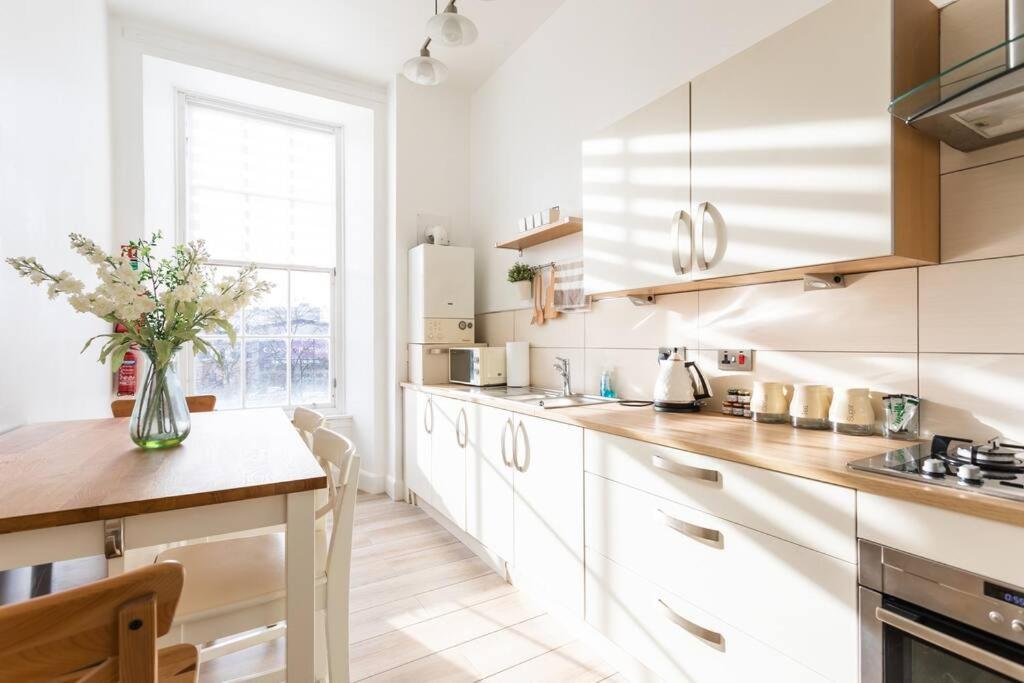 West End 5 Min Walk To Secc And Hydro Apartamento