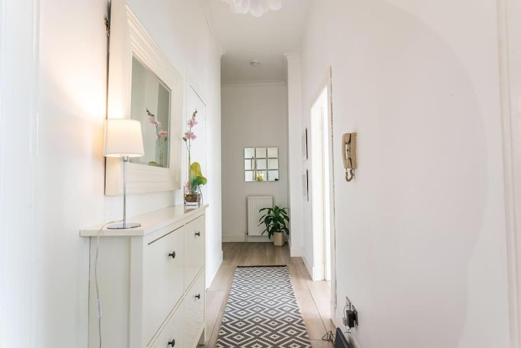 West End 5 Min Walk To Secc And Hydro Apartamento *