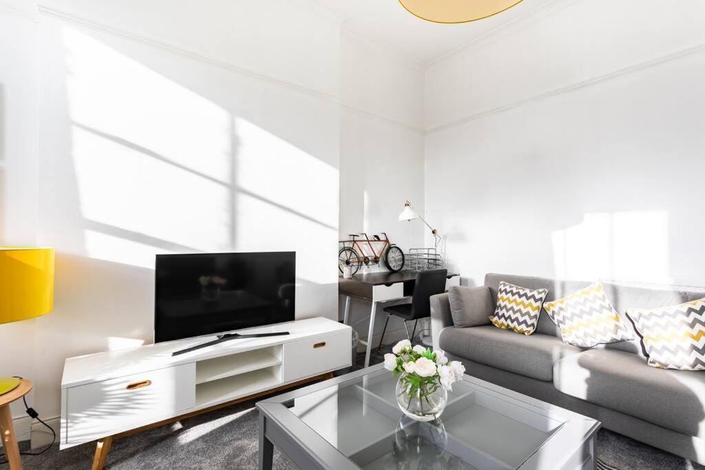 Apartamento West End 5 Min Walk To Secc And Hydro